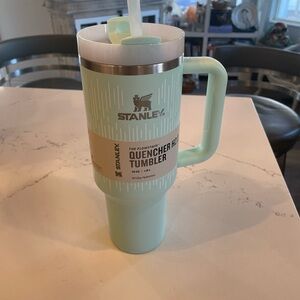 Stanley Soft Rain Mint Quencher H2.0 Tumbler 40 oz